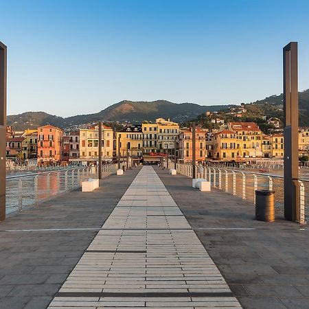 Hotel Ligure อาลัสซิโอ ภายนอก รูปภาพ