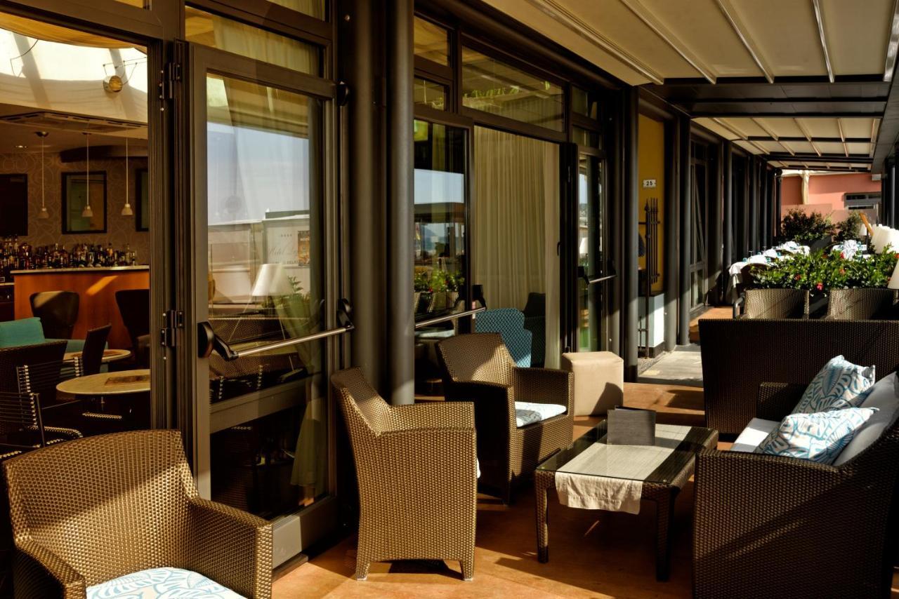 Hotel Ligure อาลัสซิโอ ภายนอก รูปภาพ