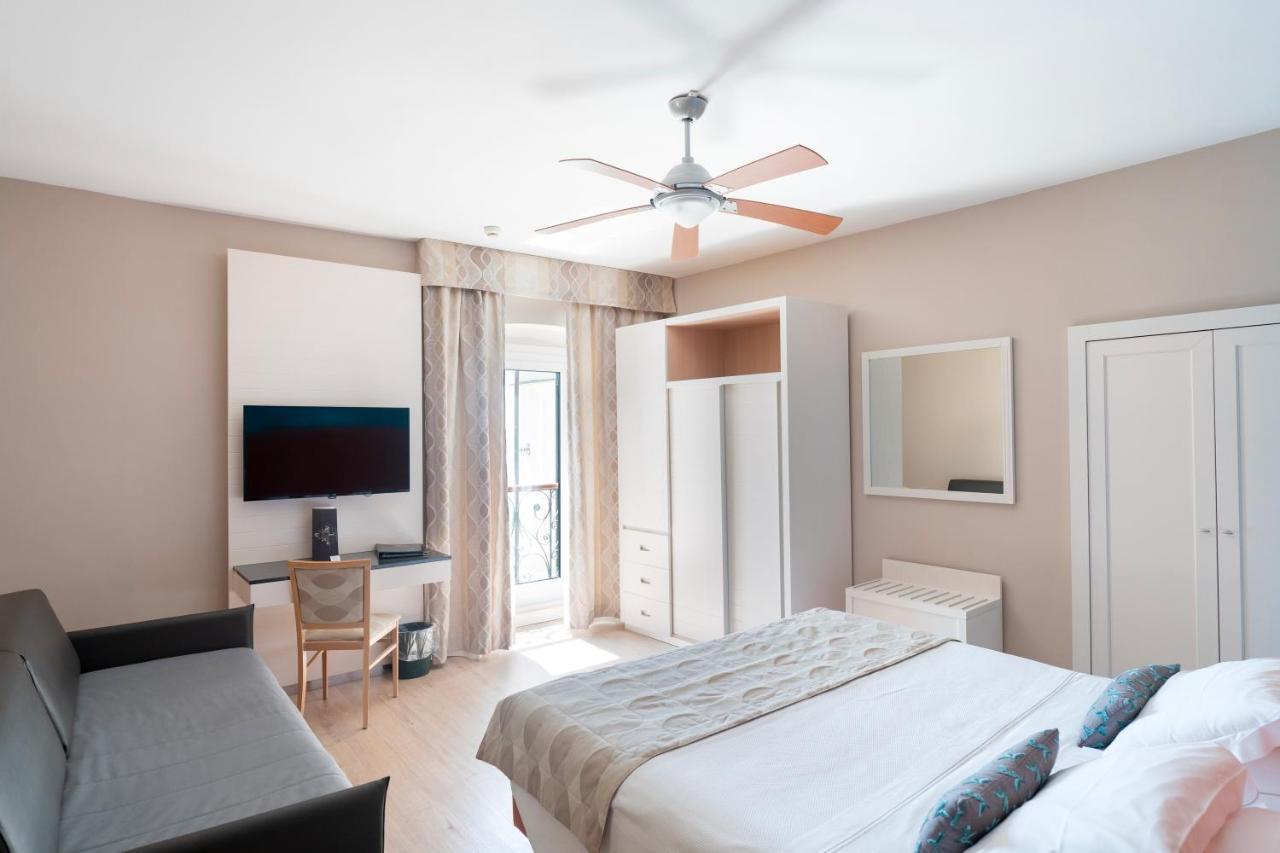 Hotel Ligure อาลัสซิโอ ภายนอก รูปภาพ
