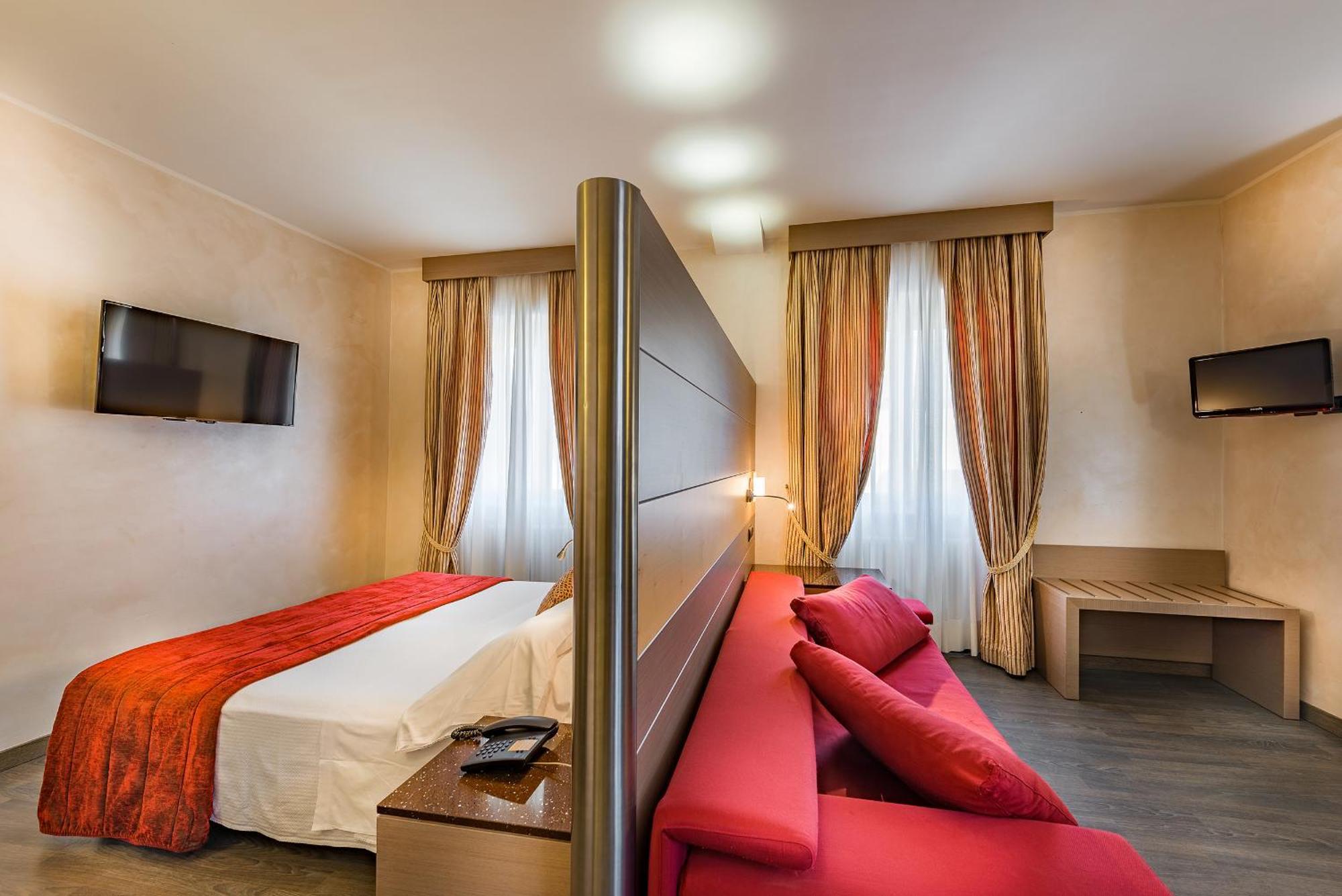 Hotel Ligure อาลัสซิโอ ภายนอก รูปภาพ