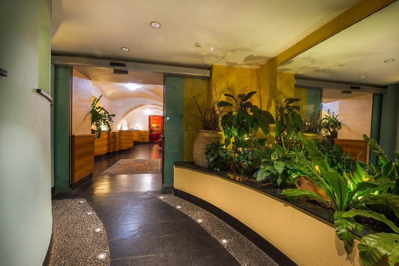 Hotel Ligure อาลัสซิโอ ภายนอก รูปภาพ
