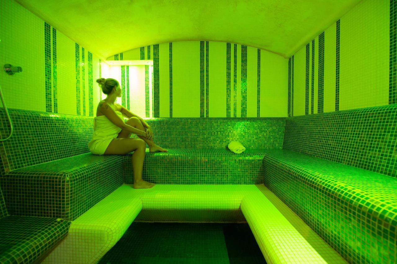 Hotel Ligure อาลัสซิโอ ภายนอก รูปภาพ