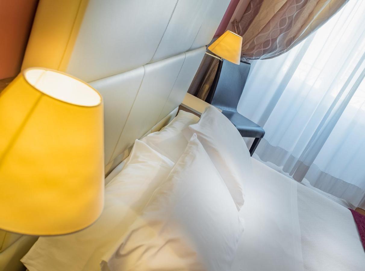 Hotel Ligure อาลัสซิโอ ภายนอก รูปภาพ